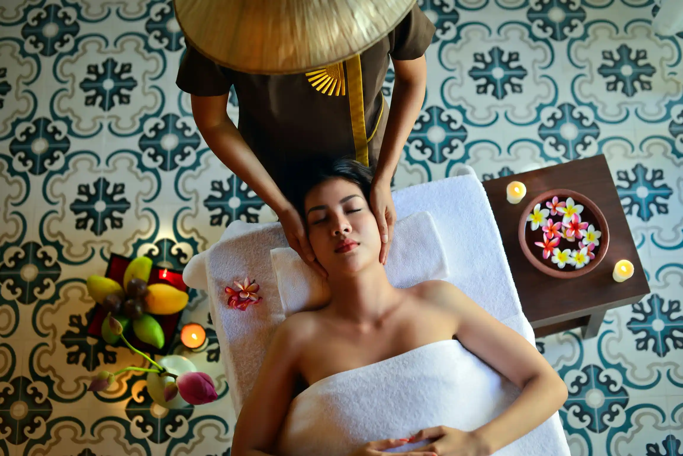 Hot oil spa massage at Rensai Thai Spa