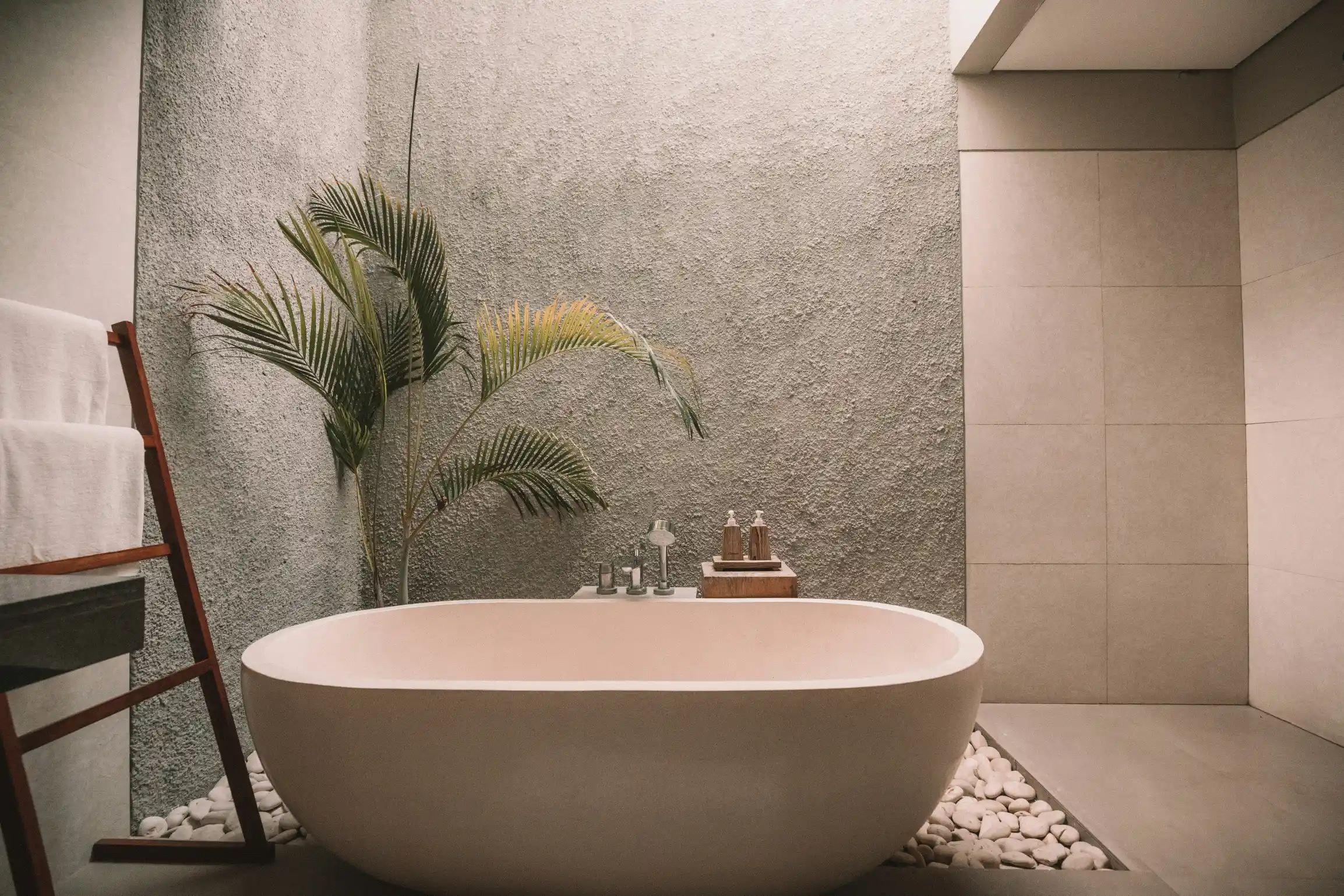 Six hand massage at Rensai Thai Spa